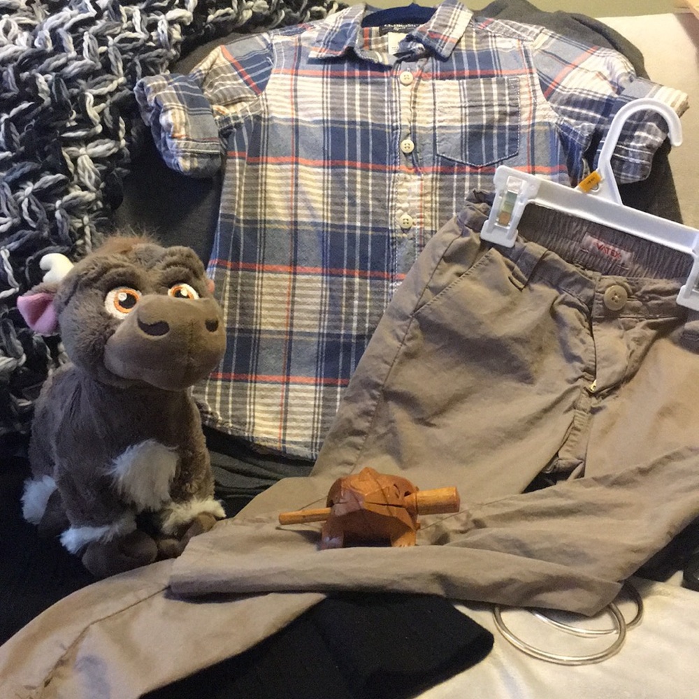 Oshkosh top and Vatex pants 👖